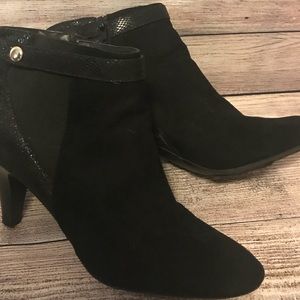 Black dress booties 🌚🌹